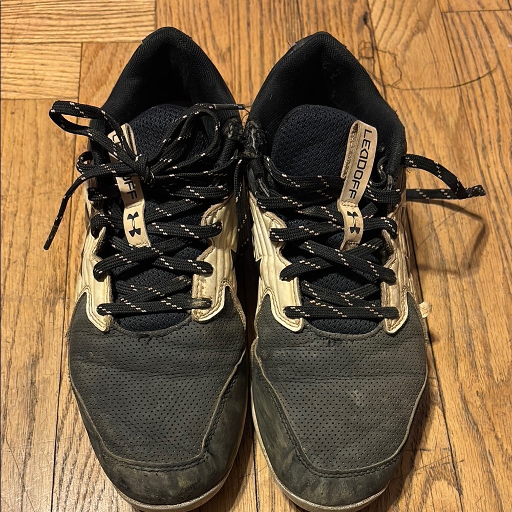 Under Armour Men's Black and Cream Athletic Shoes